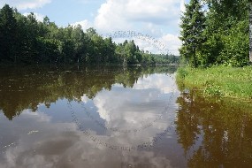 участок с коммуникациями